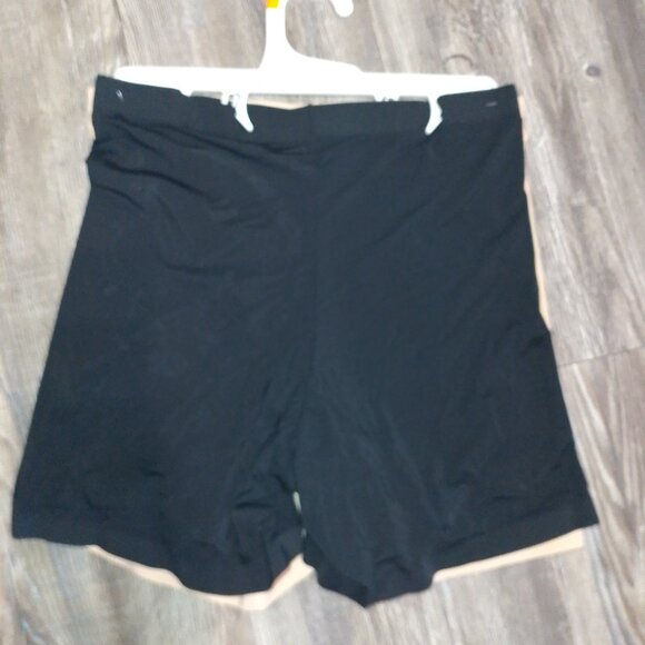 🔥 Smooth & Sleek: Maidenform 2-Pack Shapewear Shorts – Light Control 🔥 - Picture 3 of 5